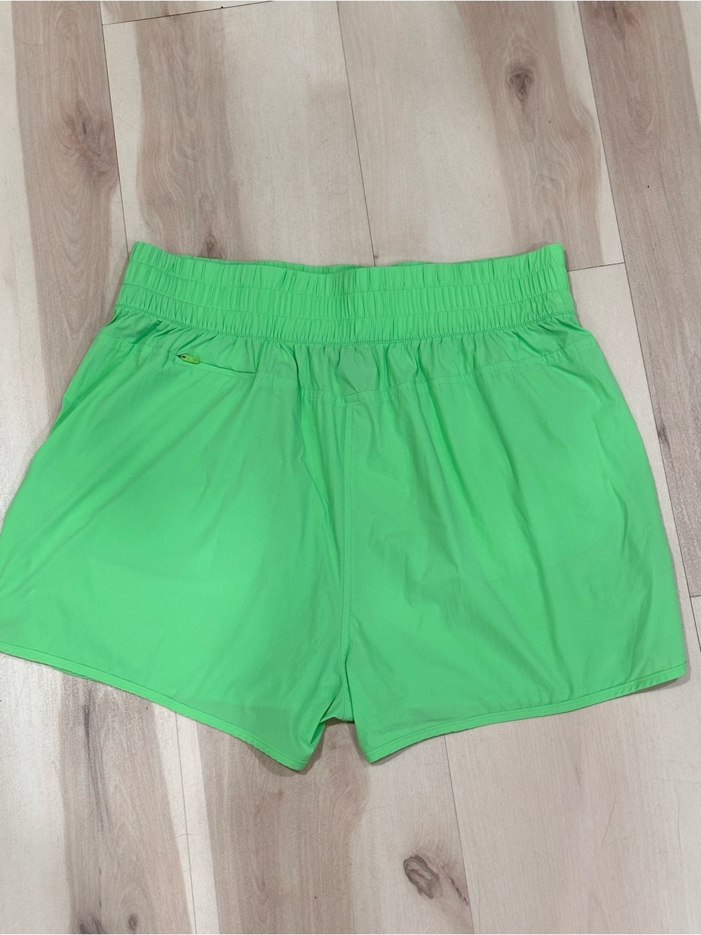 Sweaty Betty Relay Shell Shorts Sz L Zest Green running training lightweight - Picture 12 of 15